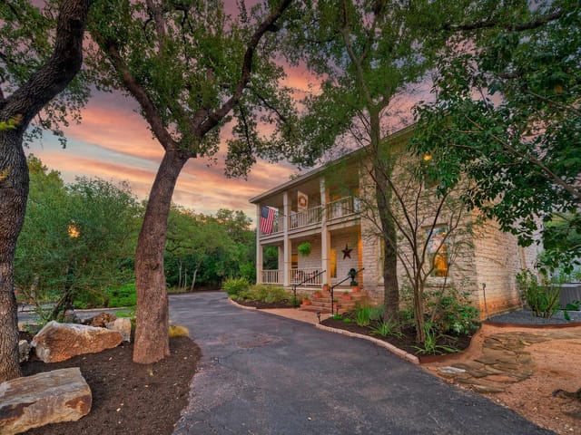 16807 Trail Of The Woods