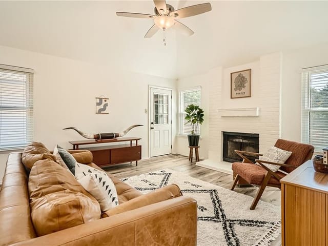 16824 Village Oak Loop