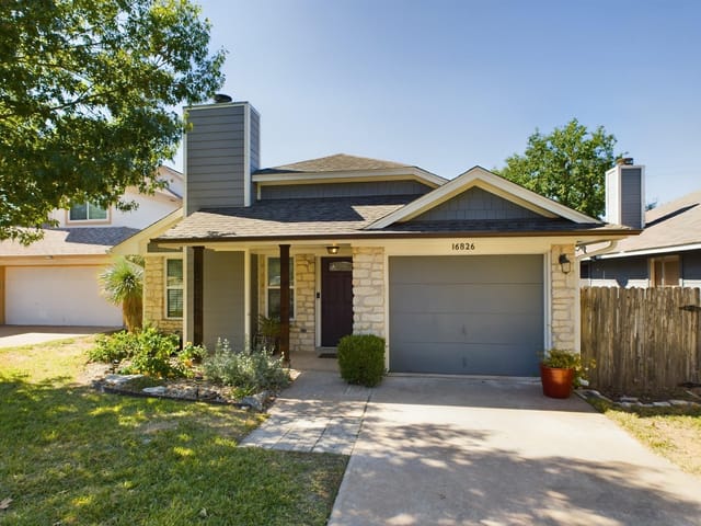 16826 Village Oak Loop