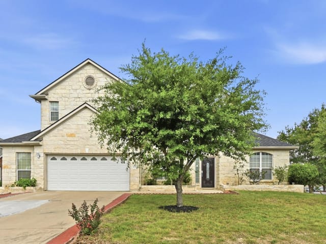 1689 Amberwood LOOP
