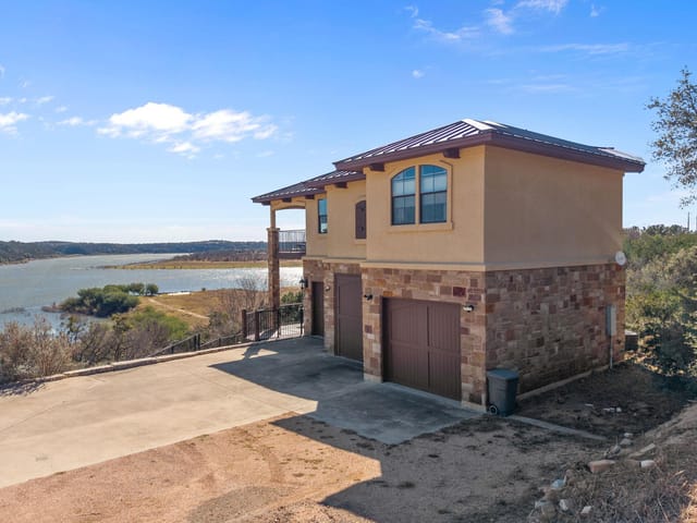 1690 Hickory Creek RD