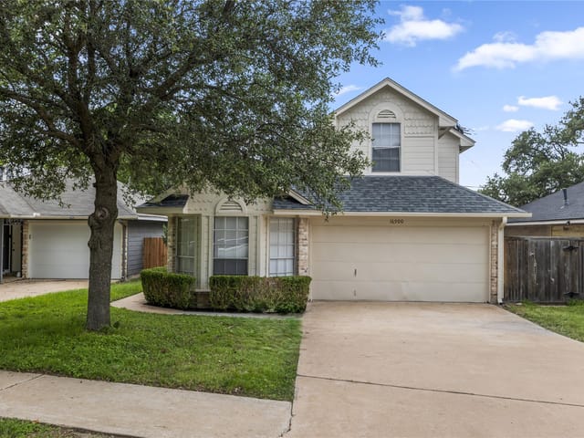 16900 Village Oak LOOP