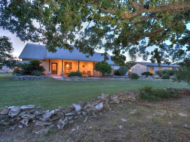 16904 CHRISTAL CAVE Dr