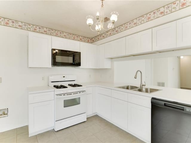 16914 VILLAGE OAK Loop