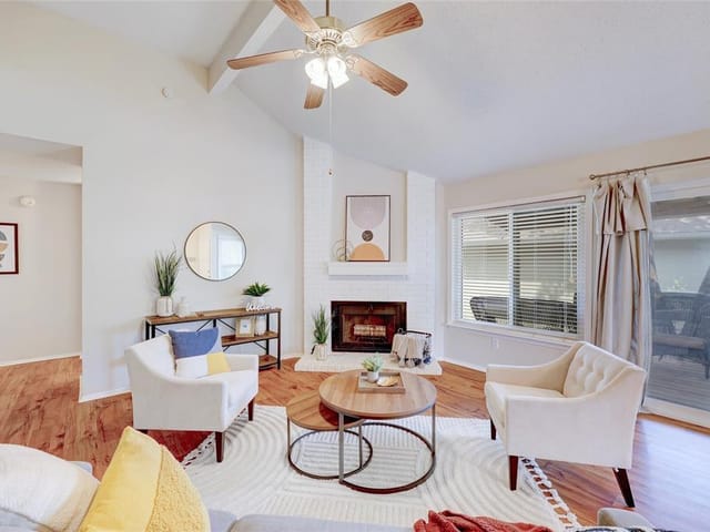 16915 Village Oak Loop