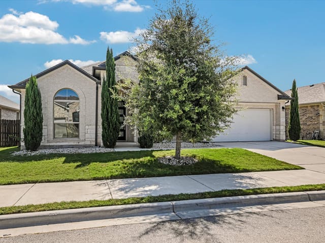 16932 Aventura Ave
