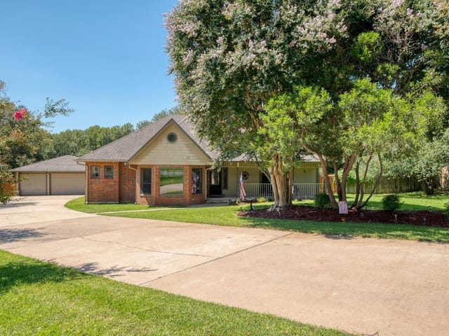 170 Oak Creek Cir