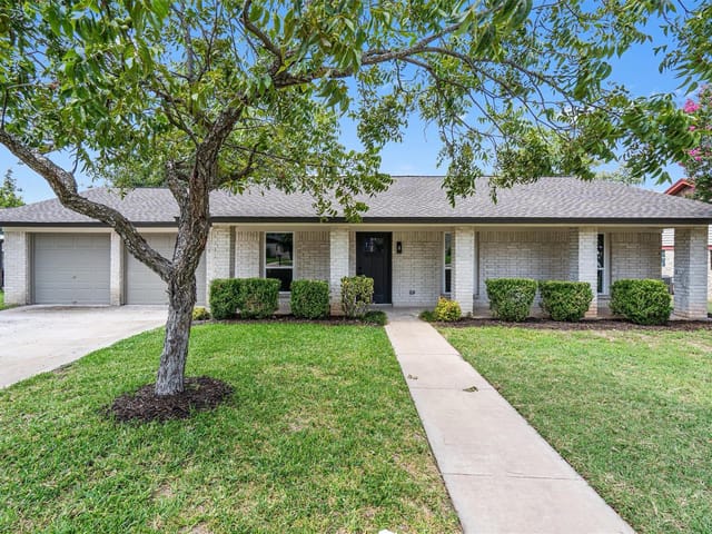 1700 Deep Wood DR