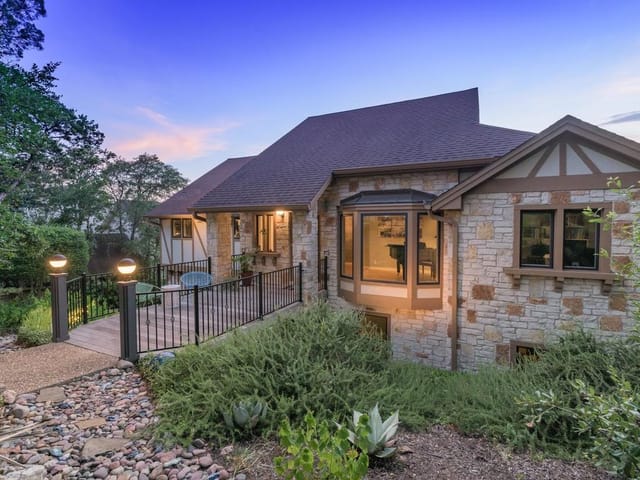1700 Mill Springs Dr