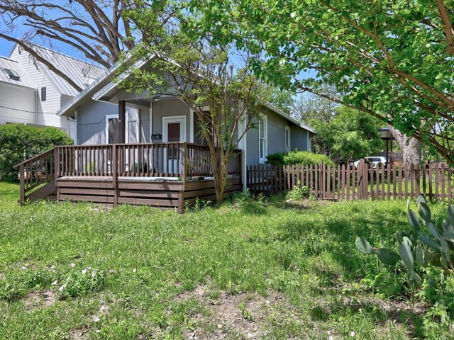 1700 S 2nd ST