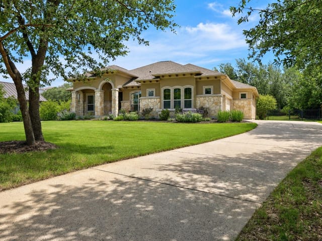 17001 Northlake Hills DR