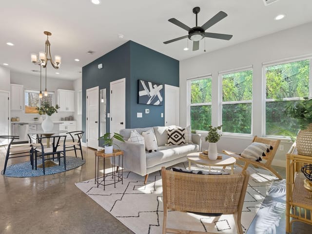 1701 Hillcrest Ln Unit #2