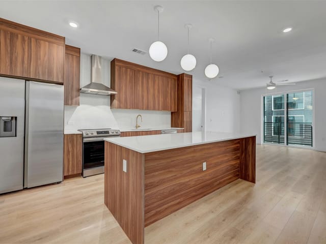 1701 Simond Ave Unit #411