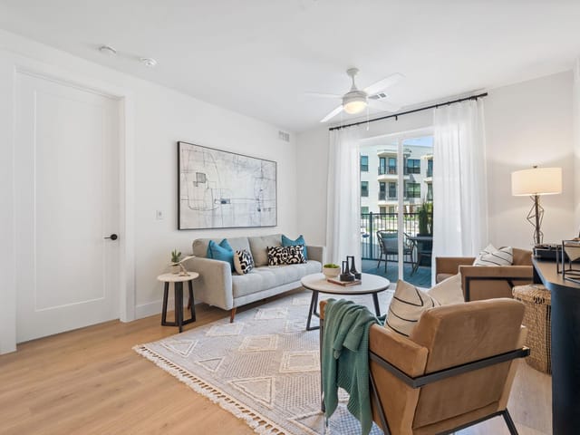 1701 Simond Ave Unit #426