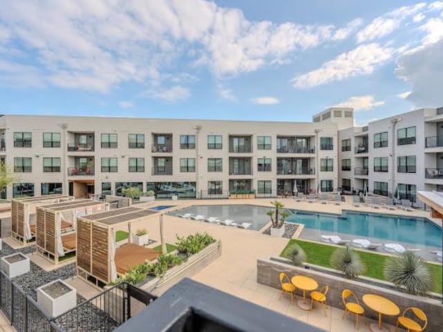 1701 Simond Ave Unit #510