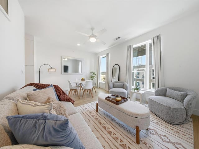 1701 Simond Ave Unit #615