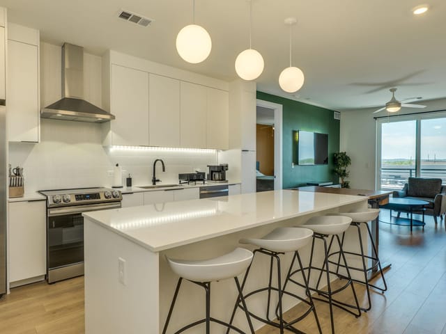 1701 Simond Ave Unit #618