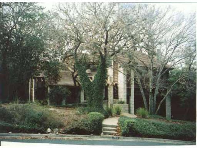 1702 Cresthaven DR