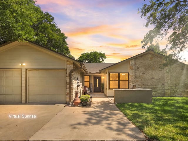 1702 E Messick LOOP