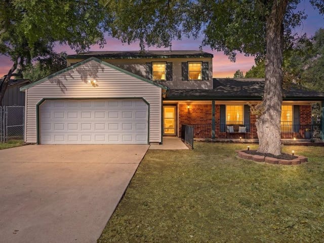 1702 Oakridge DR