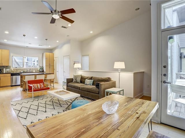 1702 S LAMAR BLVD Unit #21