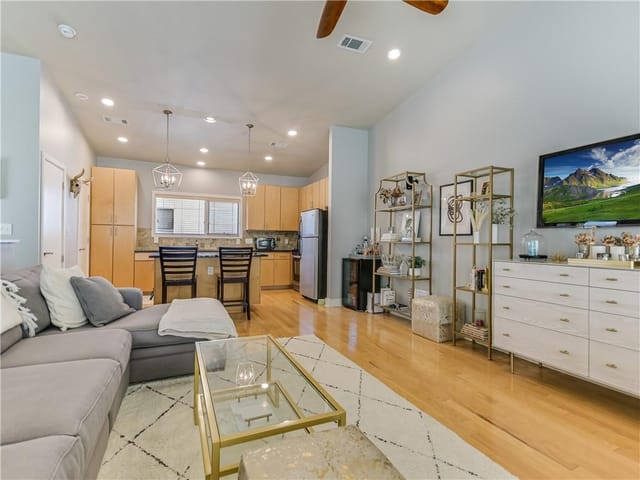 1702 S Lamar BLVD Unit #22