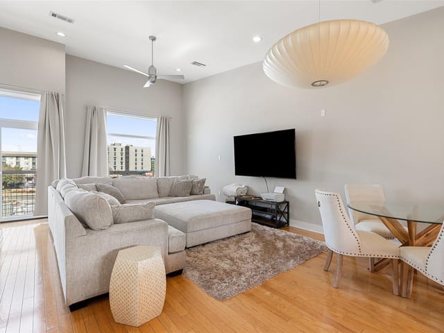 1702 S Lamar BLVD Unit #3