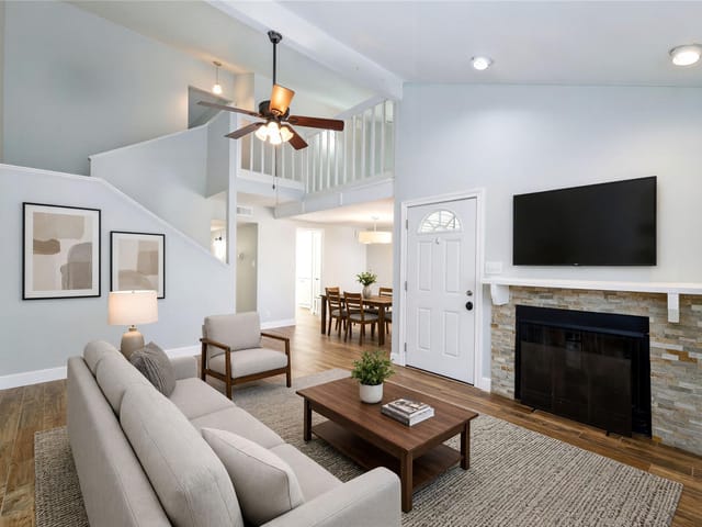 1702 Timber Ridge DR