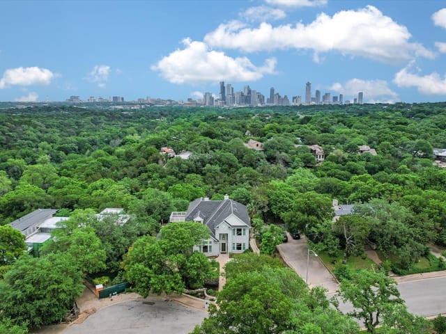 1703 Brookhaven Dr