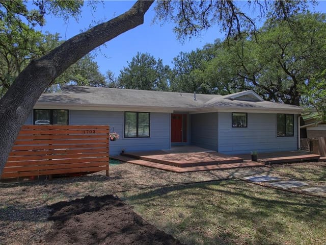 1703 Mariposa Dr