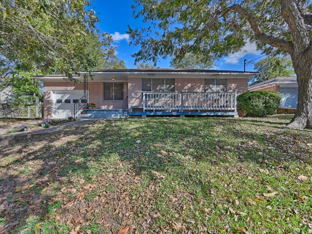 1703 S Day ST