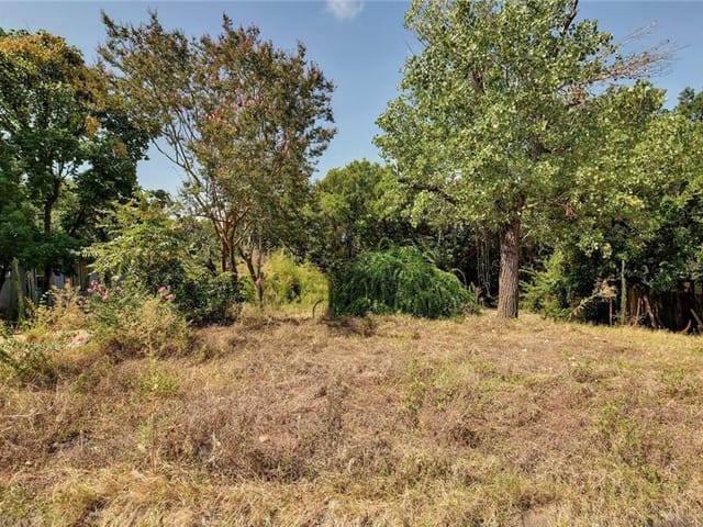1703 Woodland Ave