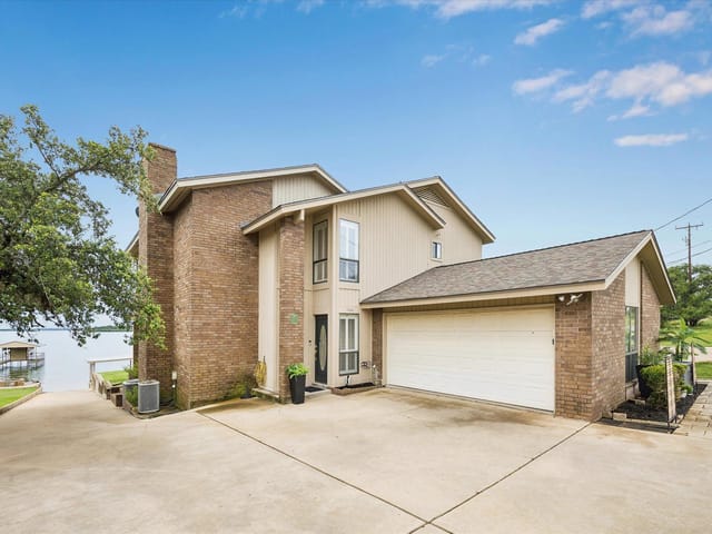 1704 County Road 128