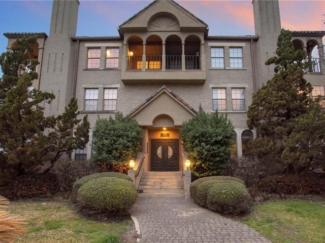 1704 West Ave Unit #301