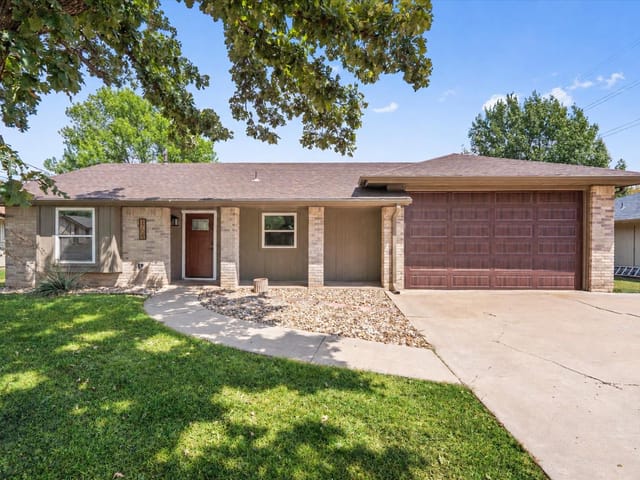 1705 Golden Vista DR