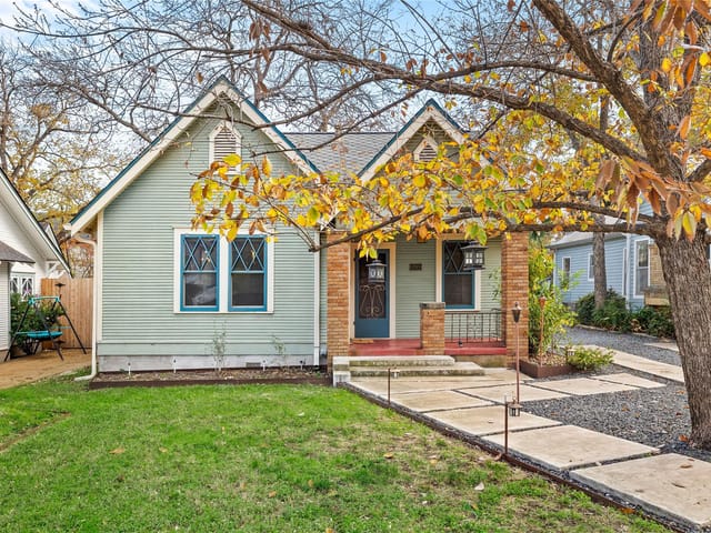 1705 KENWOOD Ave