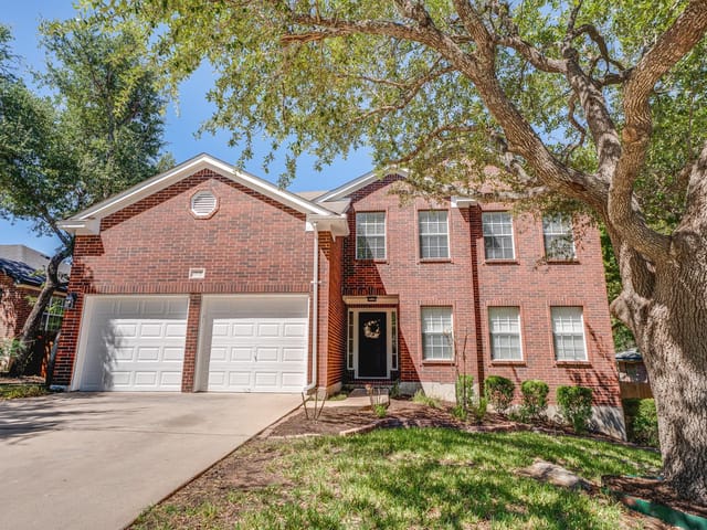1705 Oakmont LN