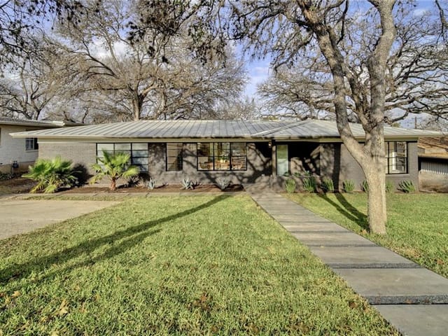 1705 Sylvan Dr