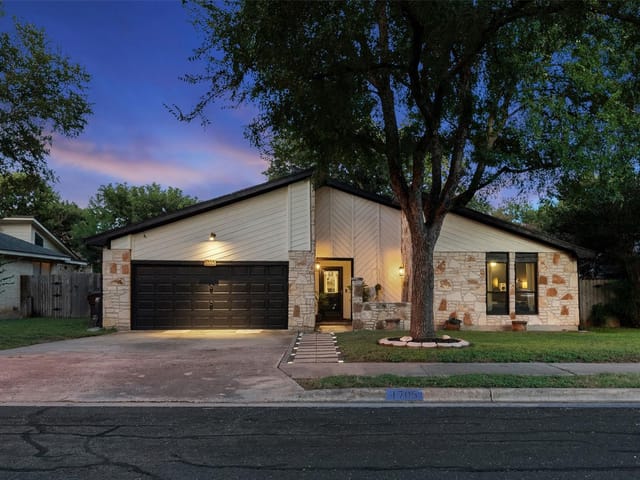 1705 Wild Horse LN
