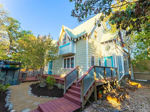 1705 Winsted LN Unit #B