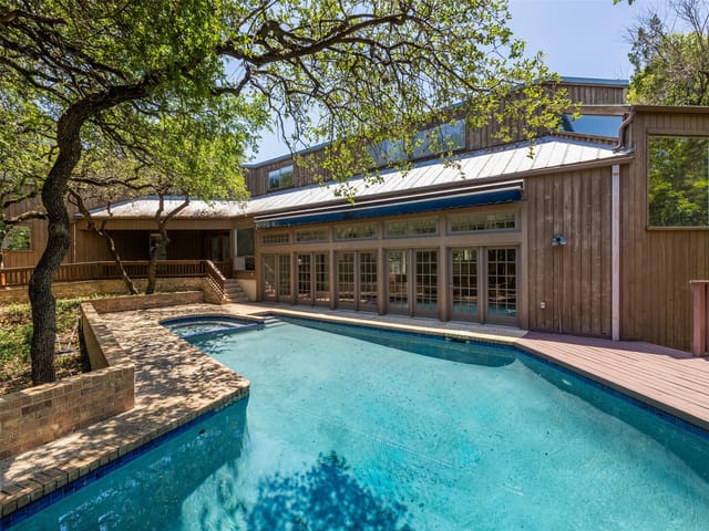 1706 Graywood CV - front exterior - Luxury home in Barton Hills Sec 07, Austin, TX