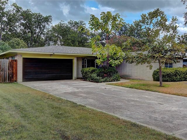 1706 Ridgemont Dr
