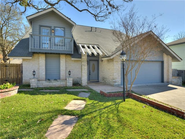 1707 Brokenshoe DR