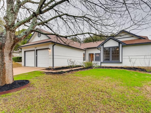 1707 Gracy Farms Ln