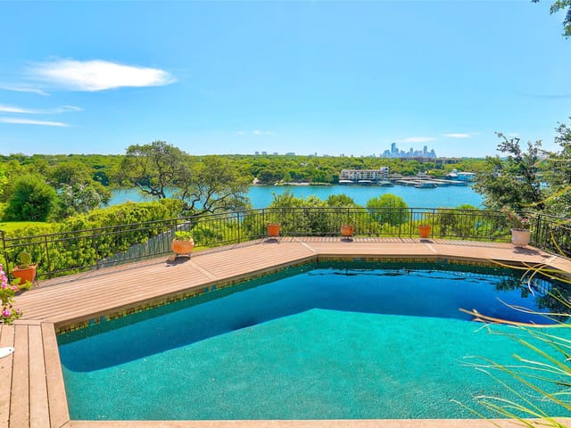 1707 Laguna Loma CV