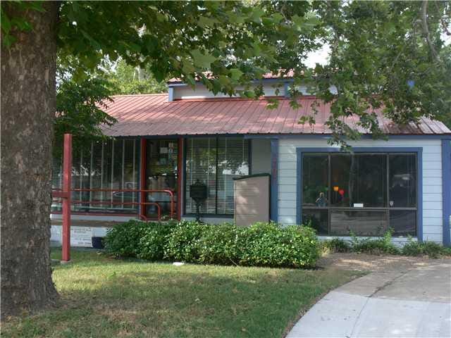 1707 W Koenig LN