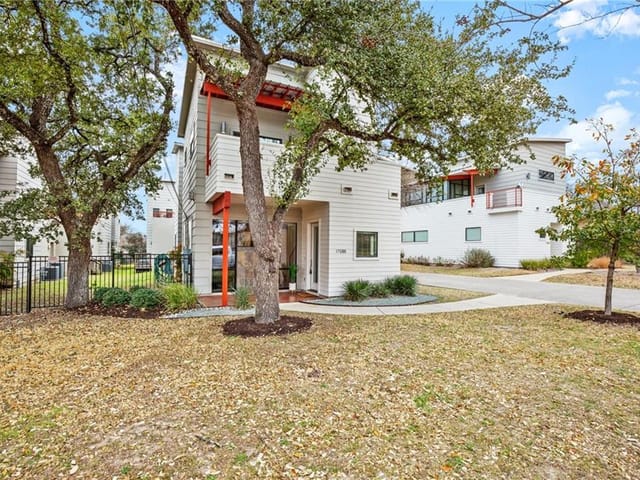 1708 Harvey St Unit #E
