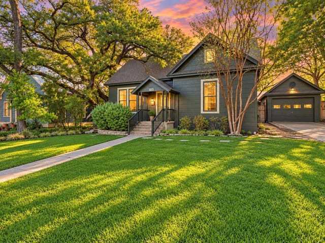 1709 Brackenridge ST, photo 1 of 6, Fairview Park, Austin, TX