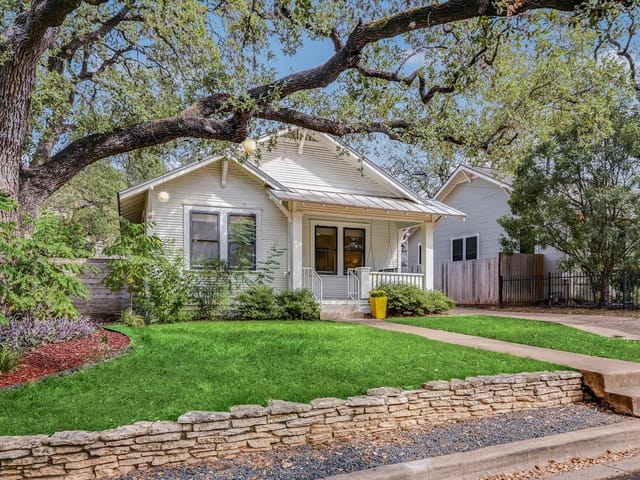 View 1709 Drake Ave in Fairview Park 1709 Drake Ave, photo 1 of 6, Fairview Park, Austin, TX