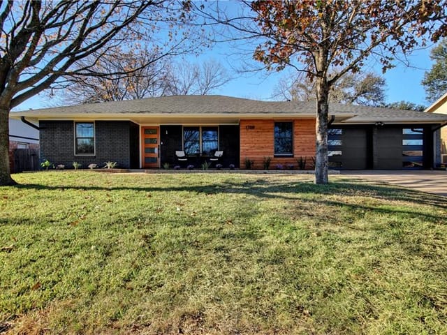 1709 Pebble Brook Dr